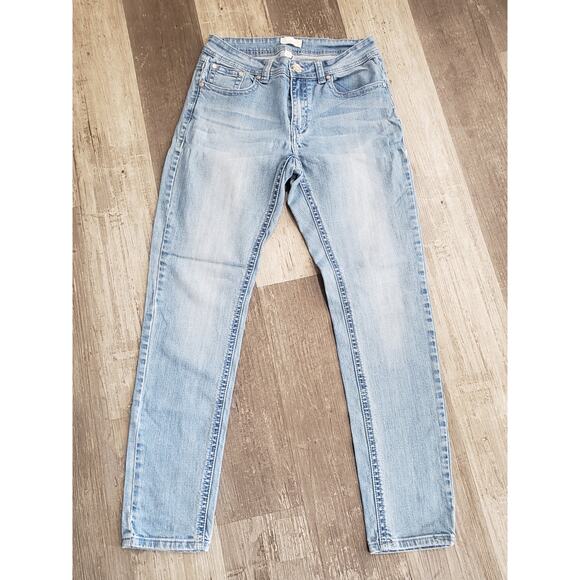 Nurture Light Washed Straight Leg Denim Blue Jeans w. Embroidered Pockets Size 6 - Picture 2 of 8